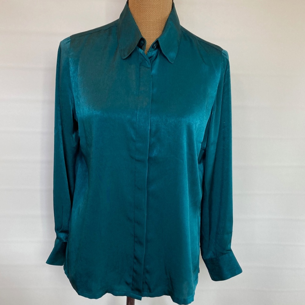 Travelsmith deep teal blouse, long sleeve, no iron, small